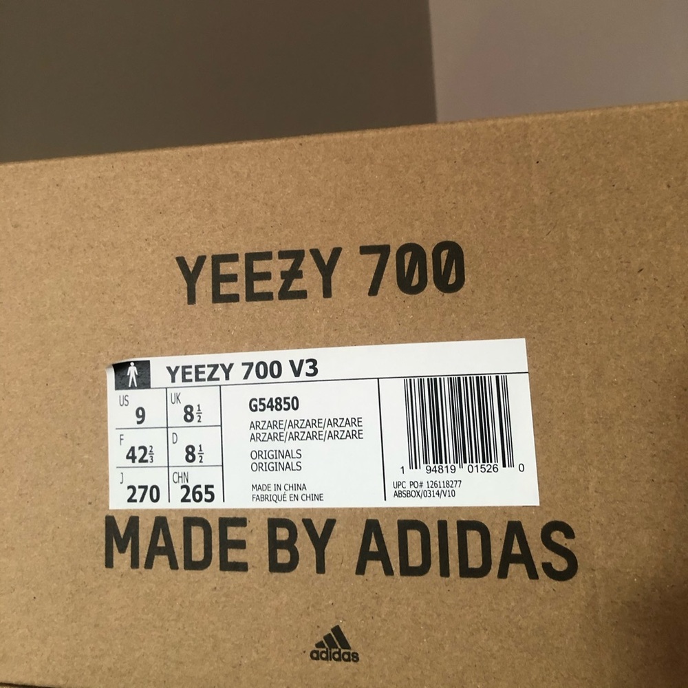 SOLD Yeezy 700 Arzareths - Picture 2 of 3